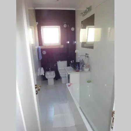 公寓 Lisbon Centre - Av Roma - Quiet And Close To All *