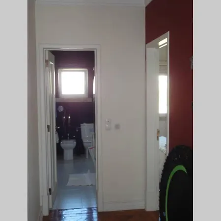 公寓 Lisbon Centre - Av Roma - Quiet And Close To All *